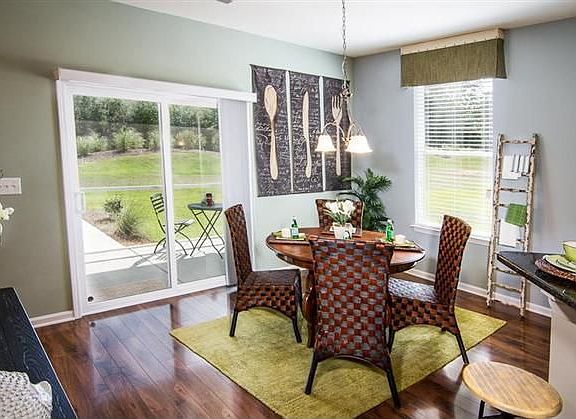 Model Breakfast Nook