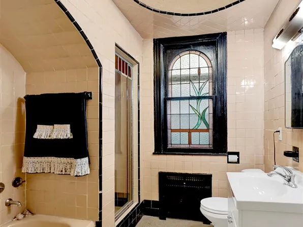 1743 East 33rd Street image 17 of 34