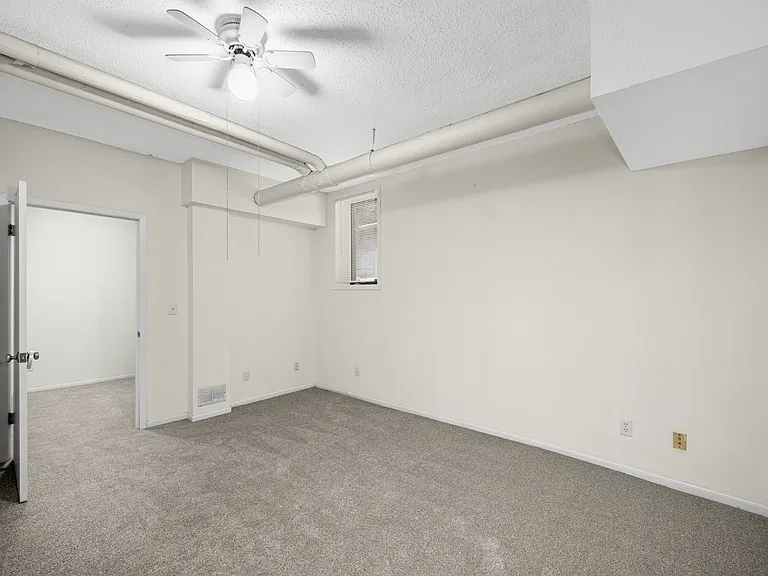 2875 Irving — Photo 25