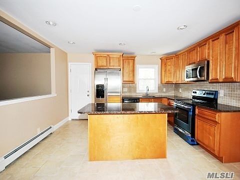 4th image of 22 Crescent Dr