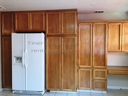 4th image of 3833 Olivebranch Ln