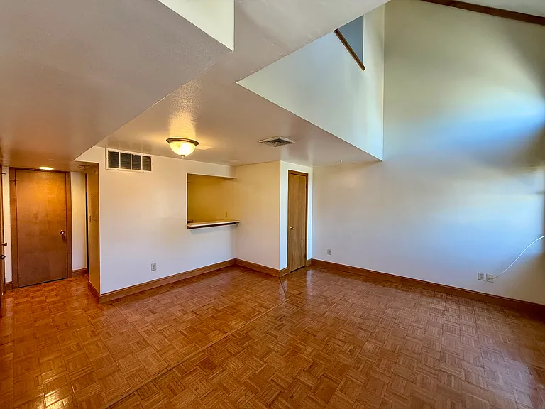 105 Tremont Ave #C — Photo 5