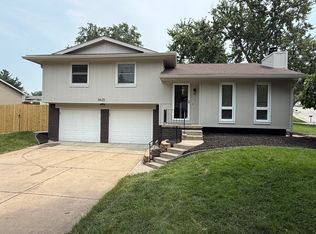 8625 Meadows Pkwy, Omaha, NE 68138