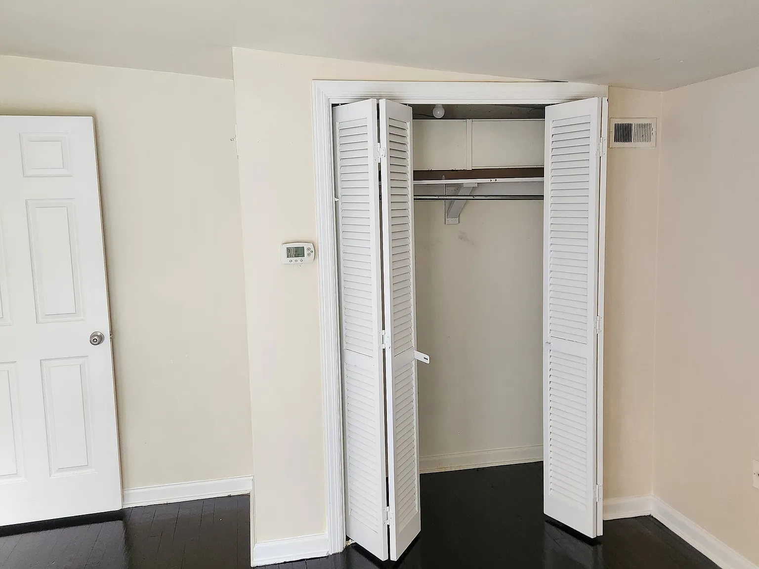2 bed, 833 sqft, $1,595 — Photo 3