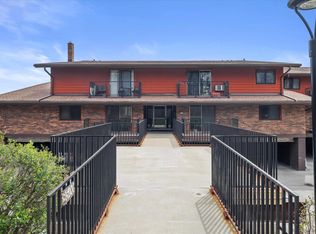 8500 W Waterford Ave APT 1, Greenfield, WI 53228