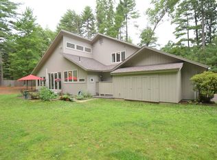 6 Wildflower Dr, Amherst, MA 01002