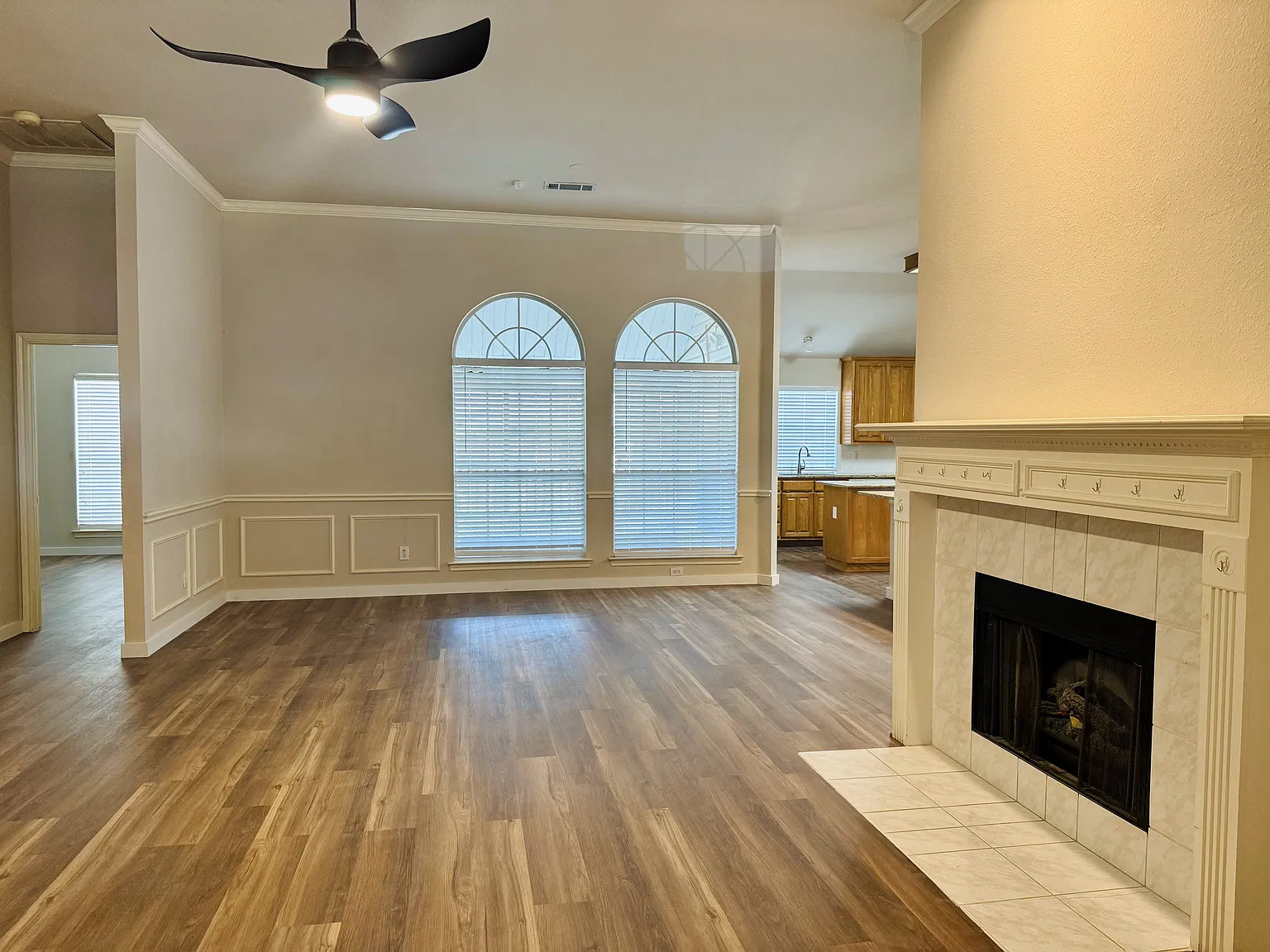 3 bed, 2137 sqft, $2,300 — Photo 3