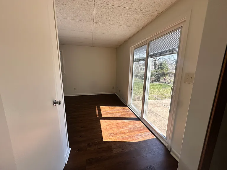 7315 Maple St — Photo 8