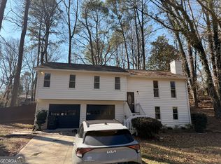 1424 Shadowbrook Dr, Marietta, GA