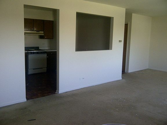 3rd image of 10737 S Keating Ave APT 101