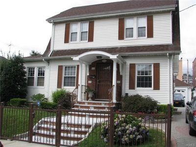 2415 Seymour Ave, Bronx, NY, 10469