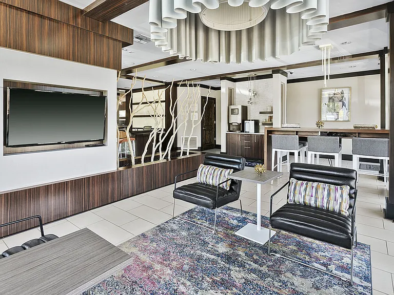 Luxe Scottsdale — Photo 1