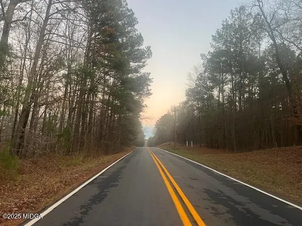 127 Long Shoals Dr, Eatonton, GA 31024