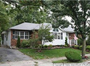 83 S Railroad St, Staten Island, NY 10312