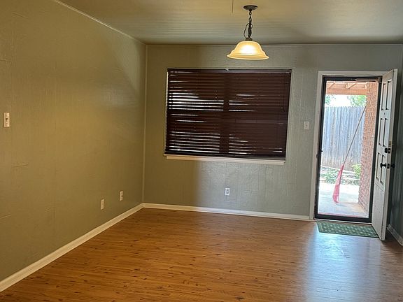 3rd image of 314 Thornridge Dr