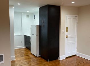 1117 N Calvert St APT 4, Baltimore, MD 21202