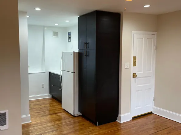 1117 N Calvert St APT 4, Baltimore, MD 21202