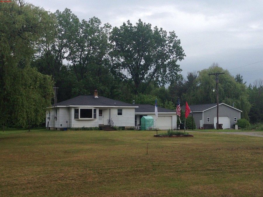 2nd image of 2037 Grove Rd