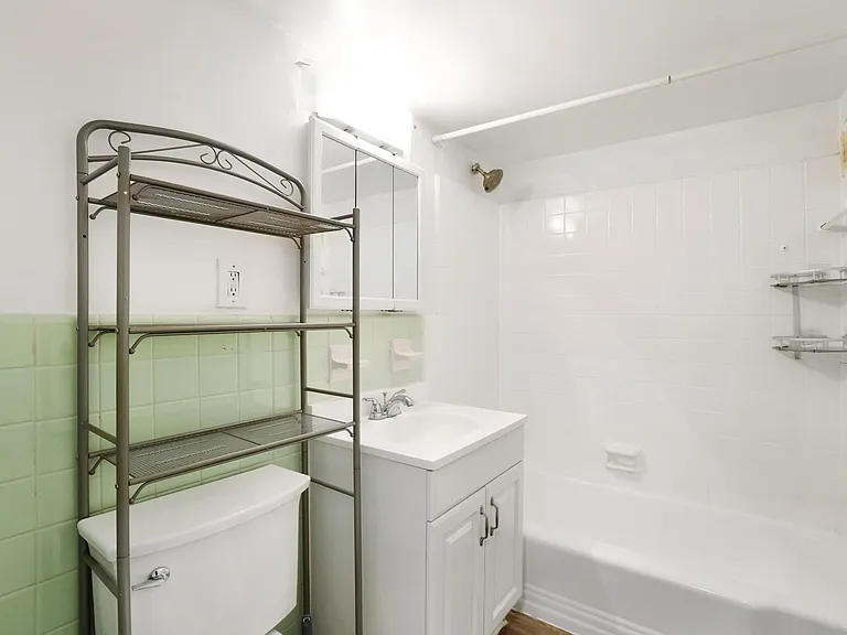 922 24th St NW #204 — Photo 10