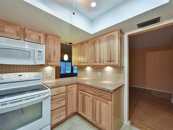5th image of 631 Midway Dr #B