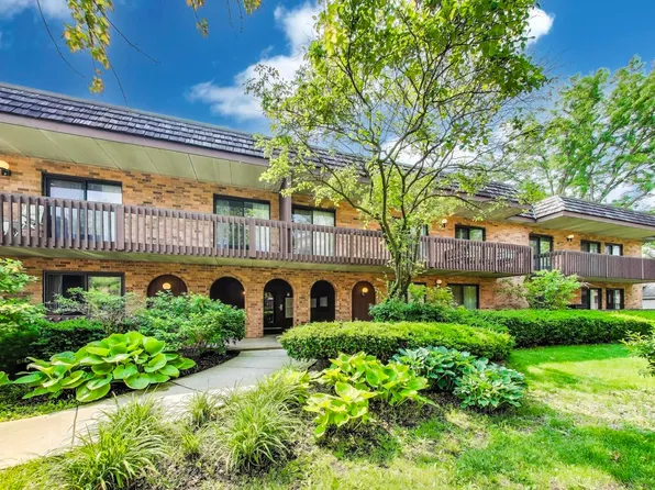 8200 Woodglen Ln APT 110, Downers Grove, IL 60516
