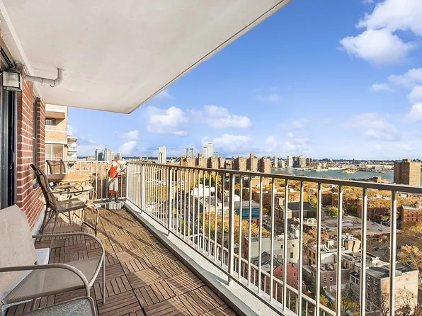 264 Broadway APT C1905, New York, NY 10002