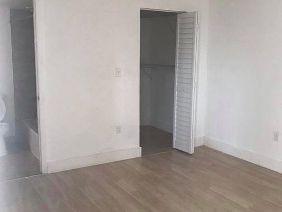 4th image of 11750 SW 18th St APT 113
