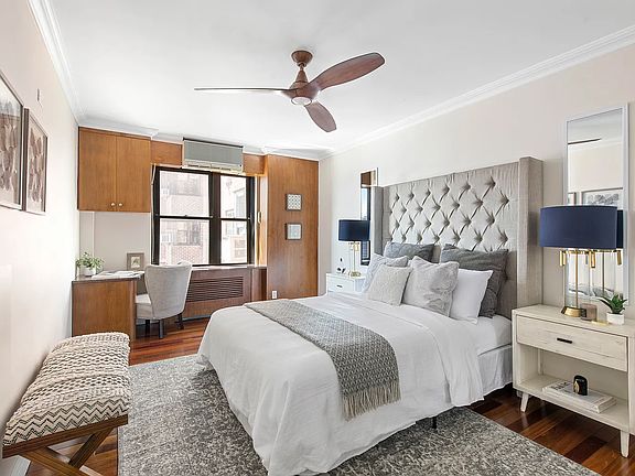 4th image of 212 Broadway APT G1406