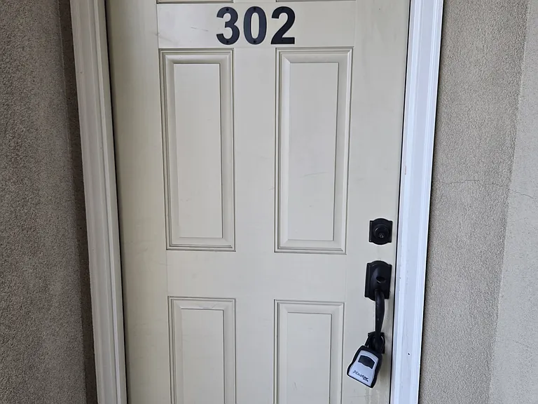430 W Pikes Peak Ave #302 — Photo 3