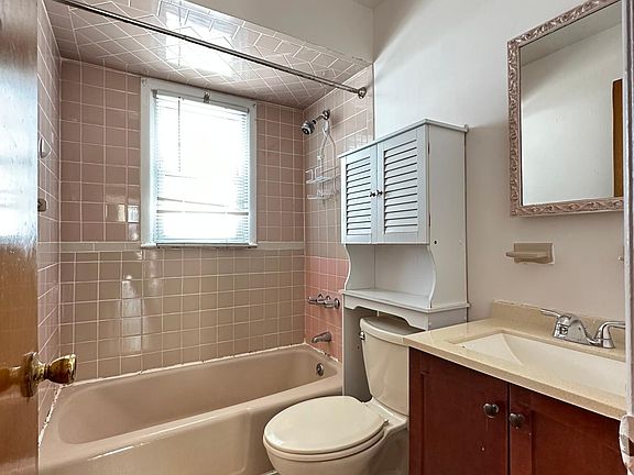 3rd image of 314 Caswell Ave #1F