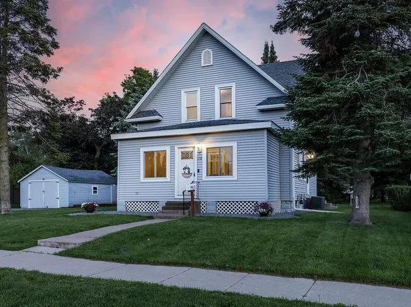 118 2nd St SW, New Prague, MN 56071