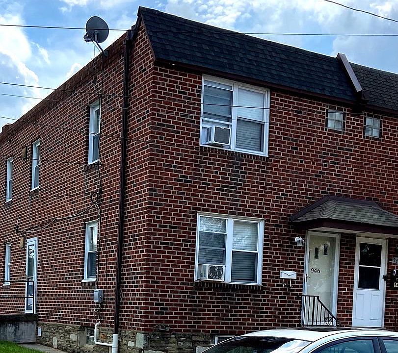 1st image of 946 Oakmont St