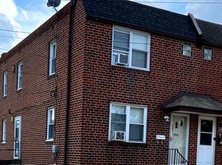 946 Oakmont St, Philadelphia, PA 19111