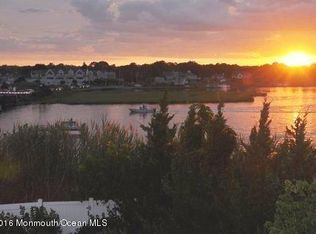 151 Glimmer Glass Cir, Manasquan, NJ 08736