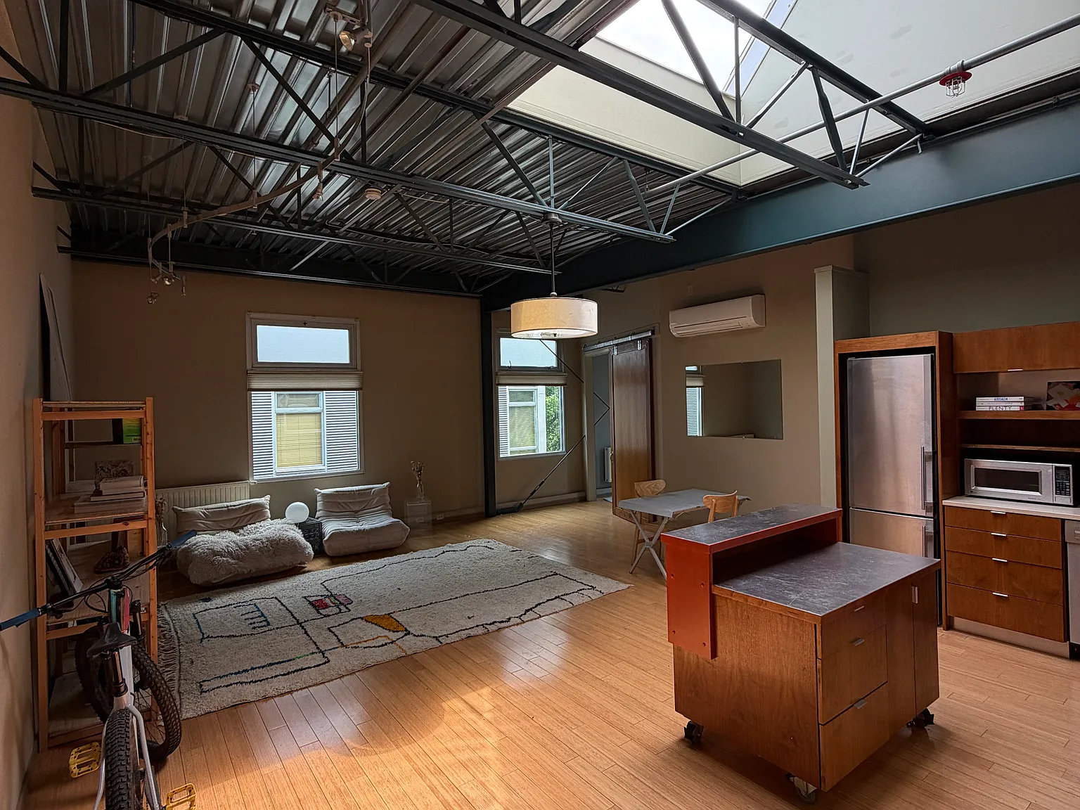 1 bed, 866 sqft, $1,900 — Photo 2