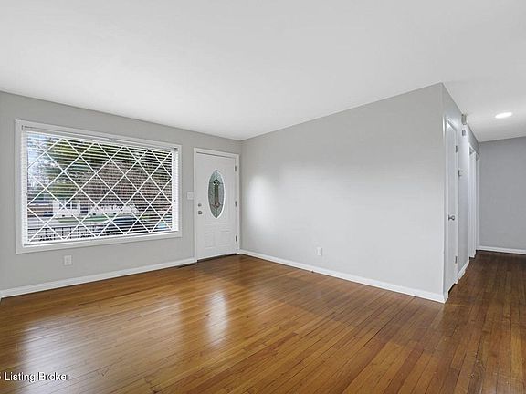3rd image of 3217 Wellingmoor Ave