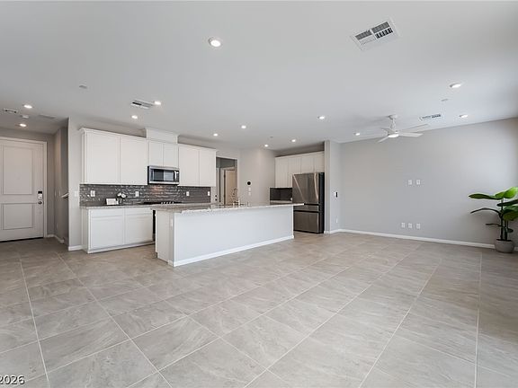 5th image of 869 Greenspire St