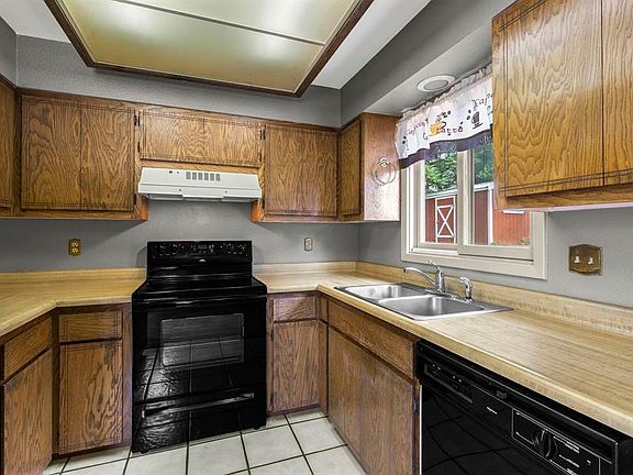 5th image of 660 E 31st Street