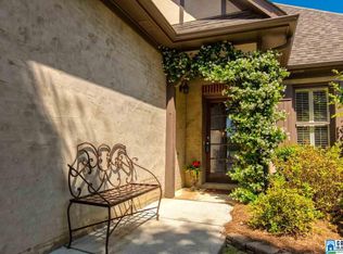 2263 Abbeyglen Cir, Hoover, AL 35226