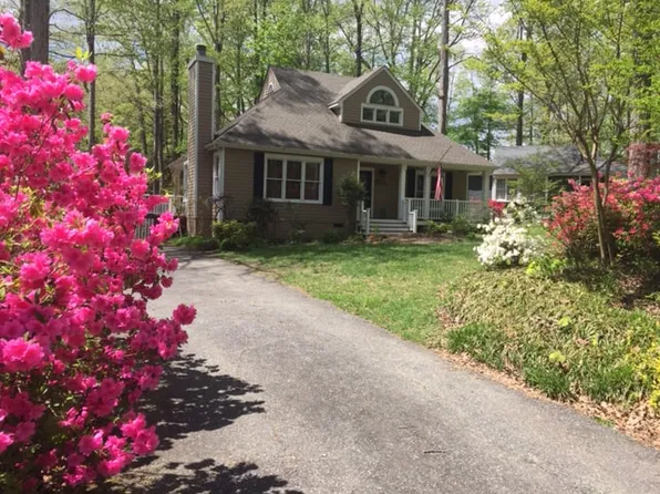 14410 Woods Walk Ct, Midlothian, VA 23112