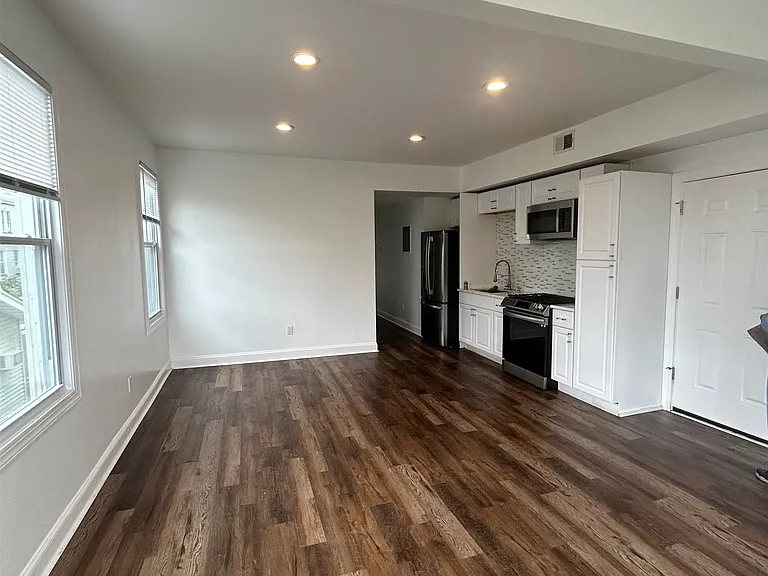 799 Kearny Ave — Photo 5