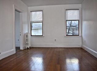 206 Sumner St APT 3, Newton, MA 02459