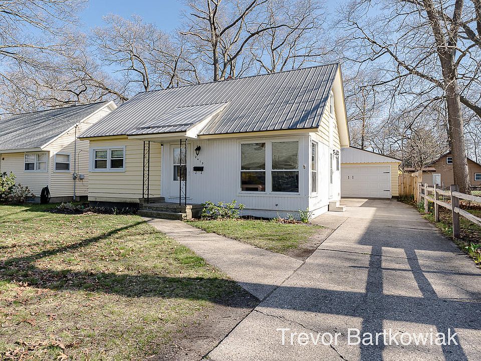 1st image of 2415 Philo Ave