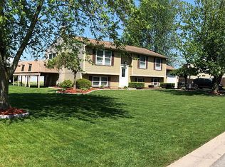5830 Cameron Dr, Lockport, NY 14094