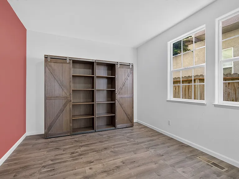 208 Goodwin Dr — Photo 41