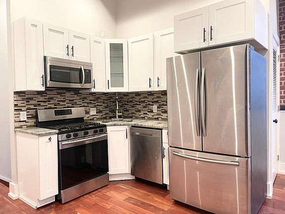 4th image of 1027 E Montgomery Ave #A