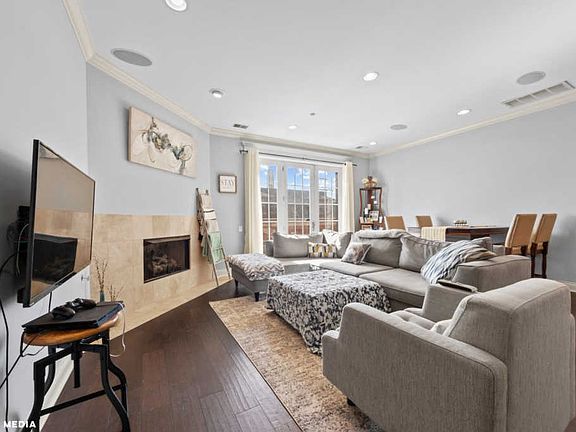 3rd image of 2811 N Bell Ave Unit 103