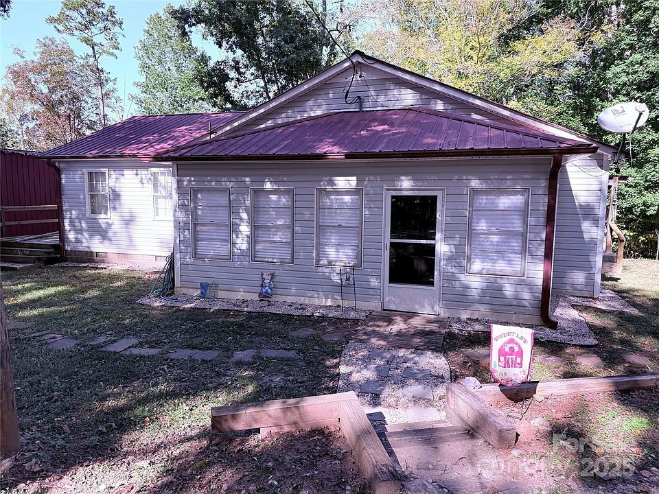 1st image of 3808 Woodlawn St