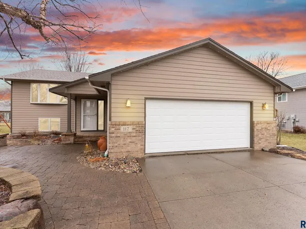 117 E Thad St, Brandon, SD 57005