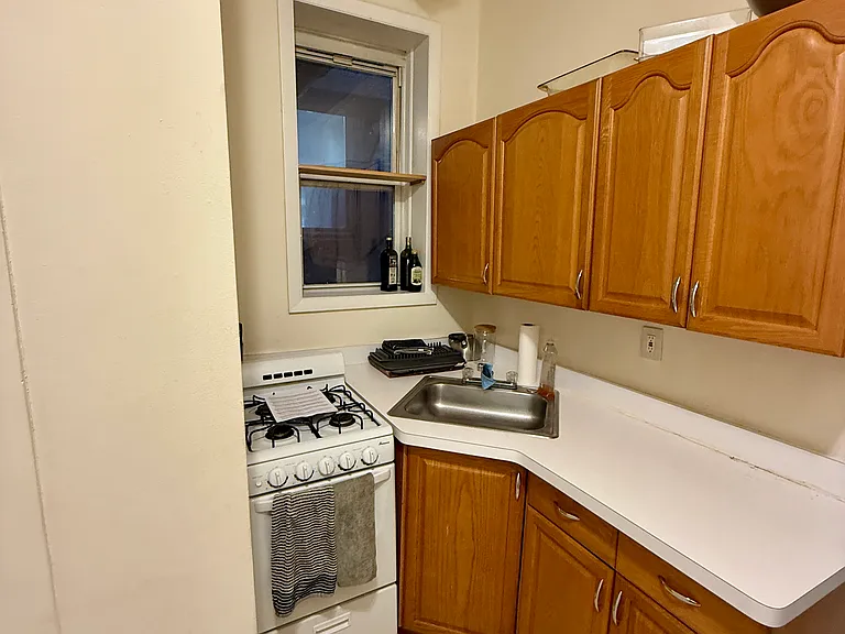59 Burbank St #2 — Photo 8